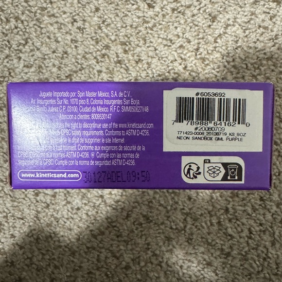 Kinetic Sand - Neon Purple - Picture 2 of 7